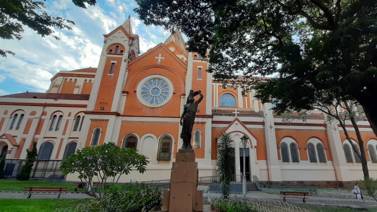 Catedral de Ribeirão Preto inicia visitações guiadas