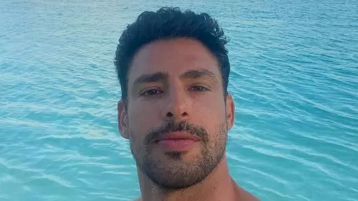 Cauã Reymond fala da importância da terapia e que precisou para se achar mais bonito