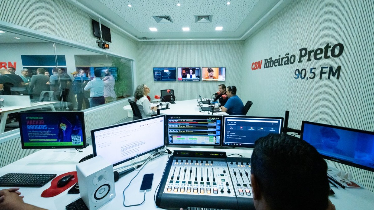 Novos estúdios do Grupo EP em Ribeirão Preto (SP) reúnem CBN Ribeirão 90,5 FM, Jovem Pan e EP FM em uma estrutura moderna, integrada e preparada para a produção de conteúdos em diferentes plataforma - Crédito: Divulgação