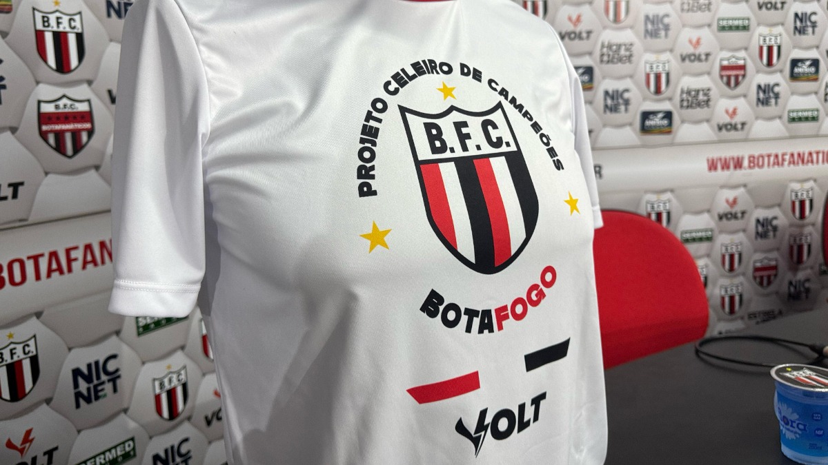 Botafogo-SP apresenta projeto que leva escolinha de futebol para cidades da região