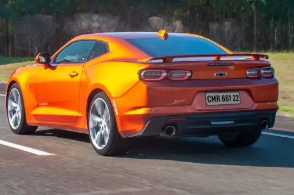 Apaixonados pelo superesportivo Camaro ganham perfume