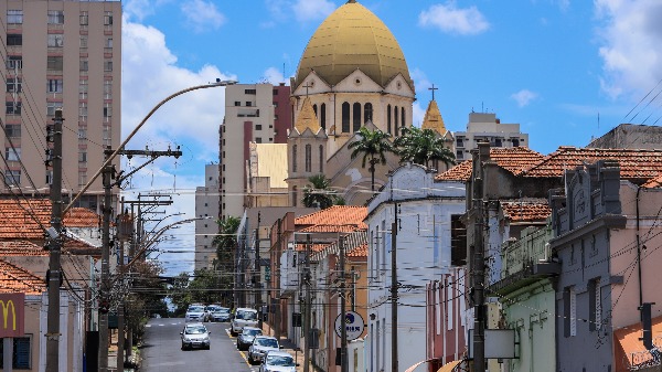 Sexta-feira (27) com sol e calor forte em Araraquara e região