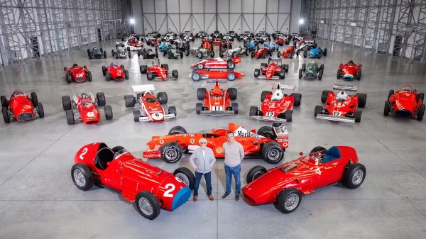 Bernie Ecclestone vende coleção icônica de 69 carros para herdeiro da RBR