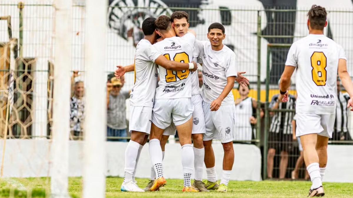 Após vitória por 1 a 0, Comercial fica a um empate contra o São José para avançar na Copa Paulista