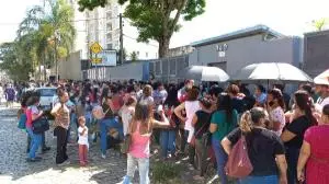 Sem garantia de aula, Prefeitura recomenda contratação de diaristas em escolas