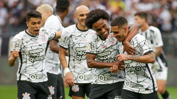 Corinthians volta ao G4 e está perto de uma vaga na Libertadores em 2022