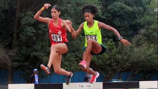 Corrida de obstáculos com muros de pedra e córregos? O atletismo nas Olimpíadas já teve dessas tretas