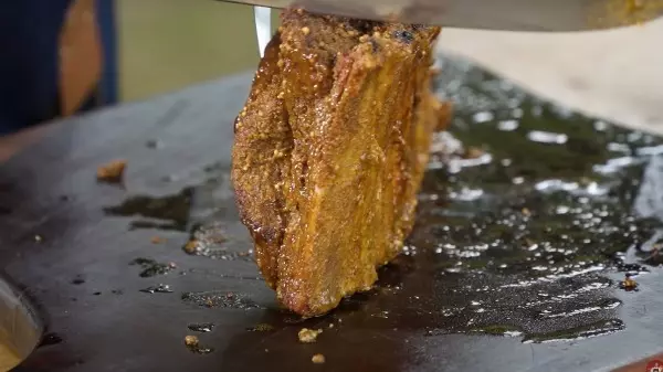 Veja como preparar uma Costelinha Defumada