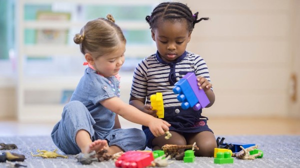A importância da educação antirracista e da representatividade negra na infância - Foto: FatCamera de Getty Images Signature/Canva