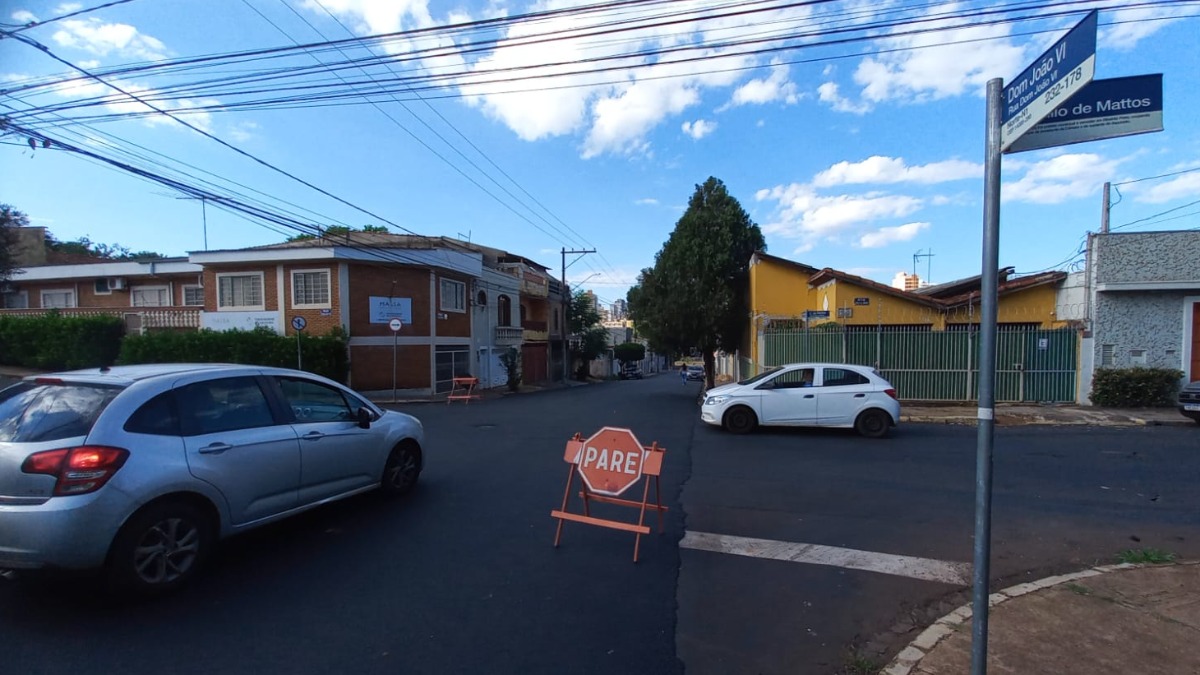 Mesmo após acidente, sinalização de solo não é refeita em cruzamento nos Campos Elíseos