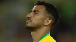 Com dores na sola do pé, lateral-direito Danilo é cortado da seleção brasileira