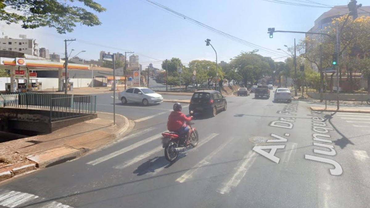 Ponte da avenida Plínio de Castro Prado apresenta danos estruturais e preocupa motoristas