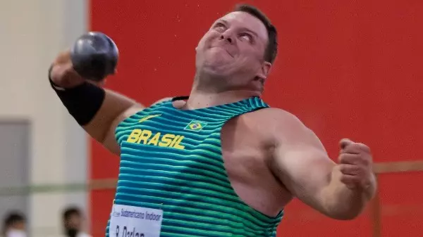 Brasil é bicampeão sul-americano indoor com ouros e recordes de Darlan Romani e Rafael Pereira