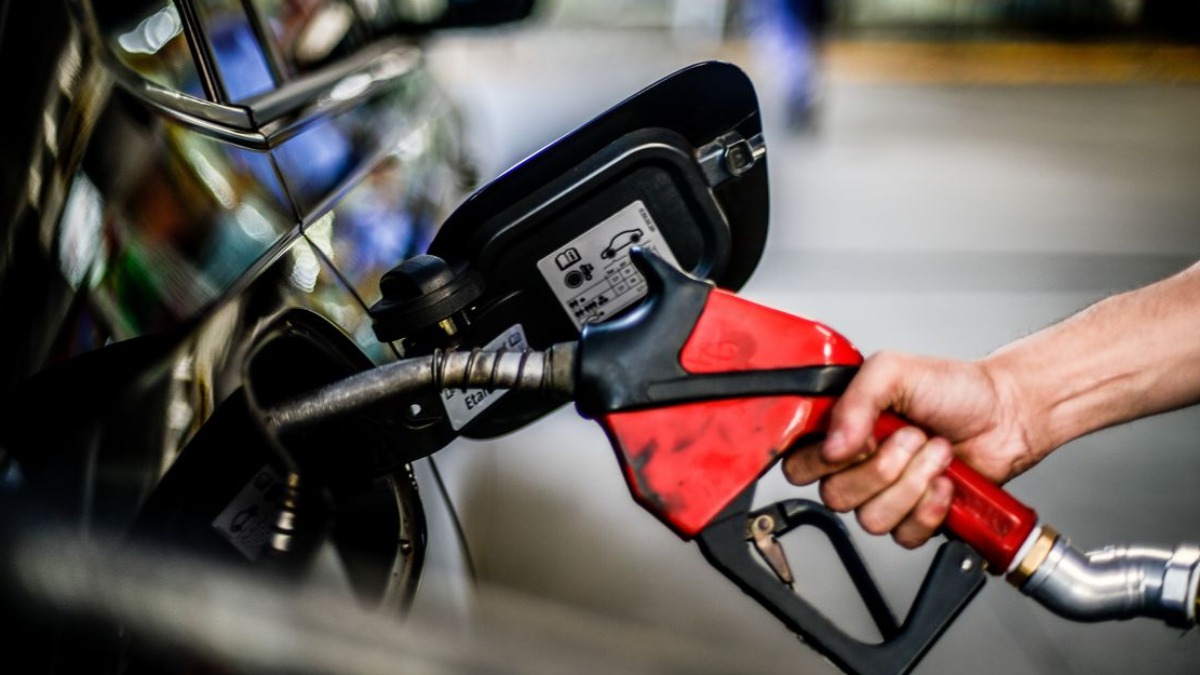 SP reduz ICMS da gasolina para 18%; preço pode cair R$ 0,50