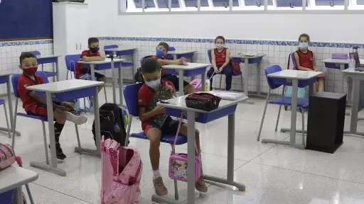Decreto estadual torna educação serviço essencial em SP