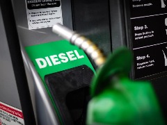 Preço do diesel sobe mais de 4% e passa dos R$ 7,7