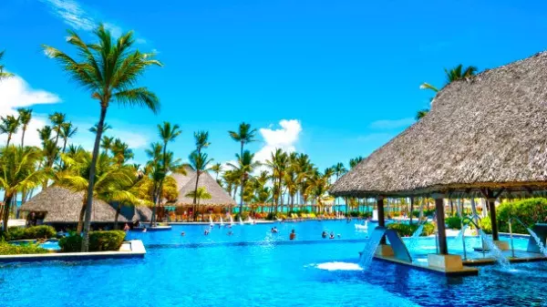 Veja como se hospedar em um resort pagando menos