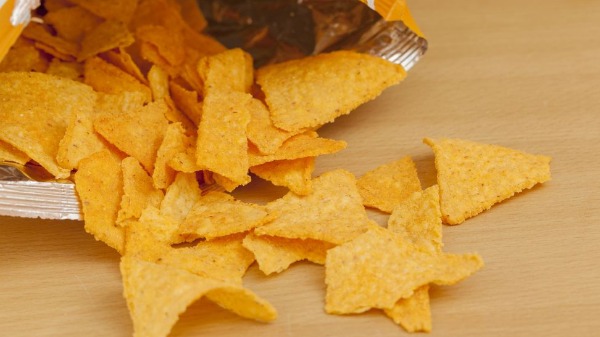 Estado do Texas aprova selo de "não recomendado para humanos" em marcas de salgadinhos e doces