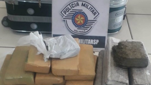 Homem de 19 anos é preso com 13 kg de maconha em ônibus