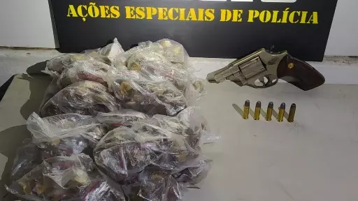 Baep prende suspeito por tráfico na região do Campo Belo