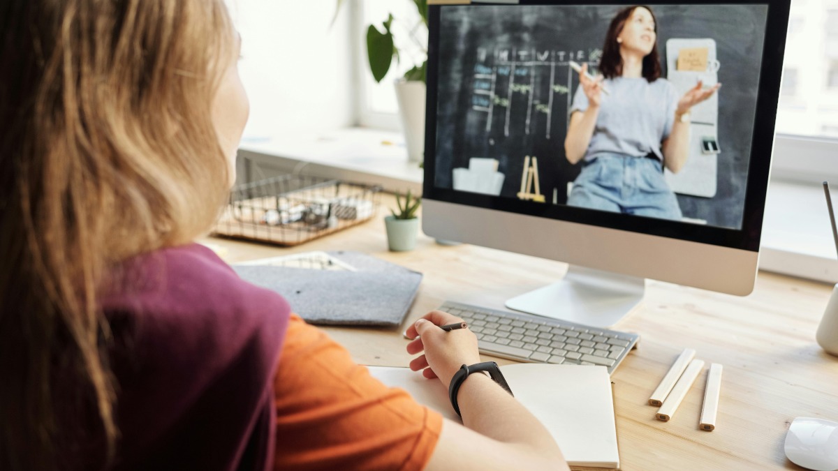Graduação à Distância passa a ter novas regras (Foto: Pexels)