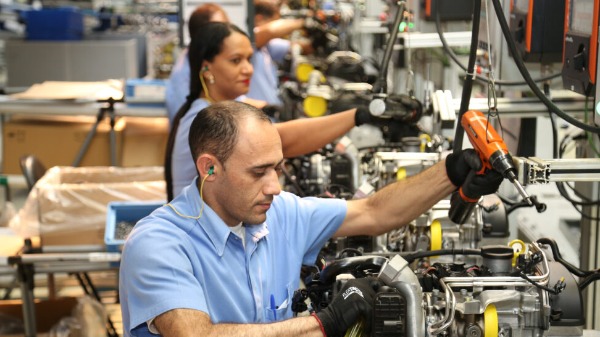Por que a produtividade dos trabalhadores brasileiros é tão baixa?