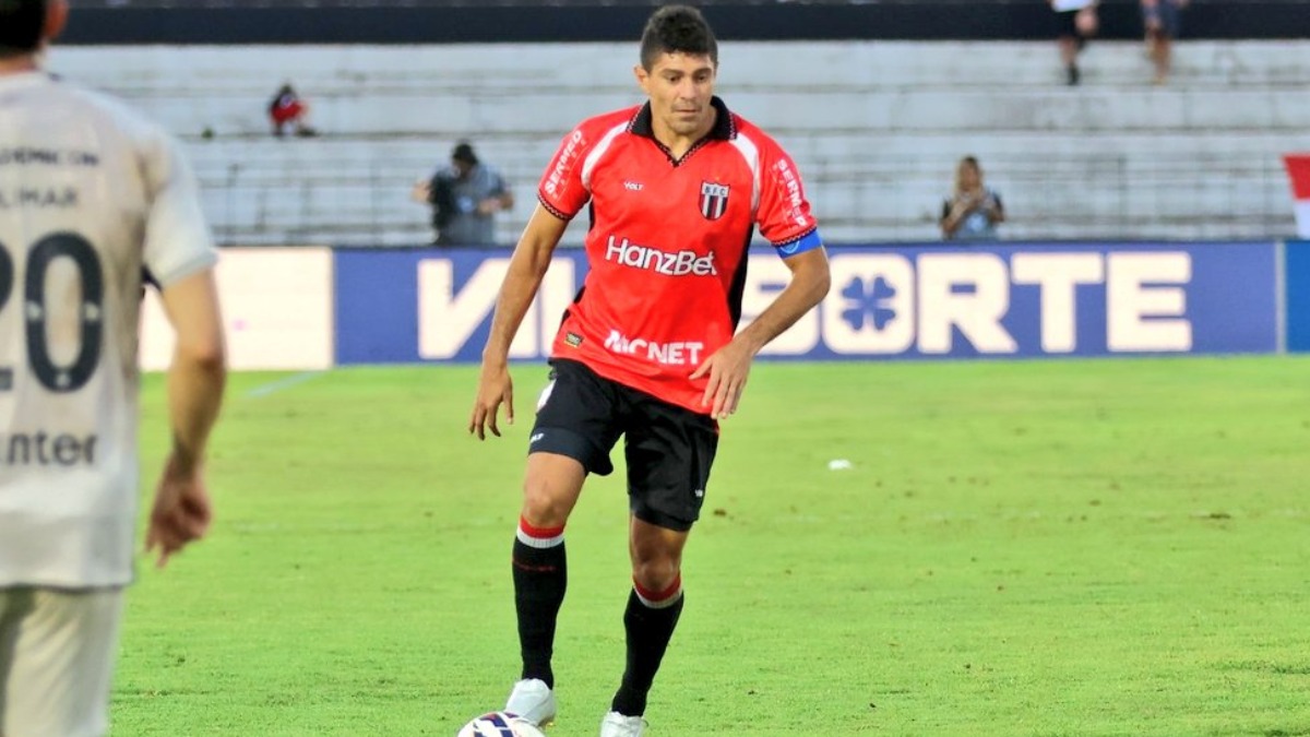 Após reunião, Botafogo-SP demite o zagueiro Edson devido a agressão ao lateral Zeca, do Coritiba