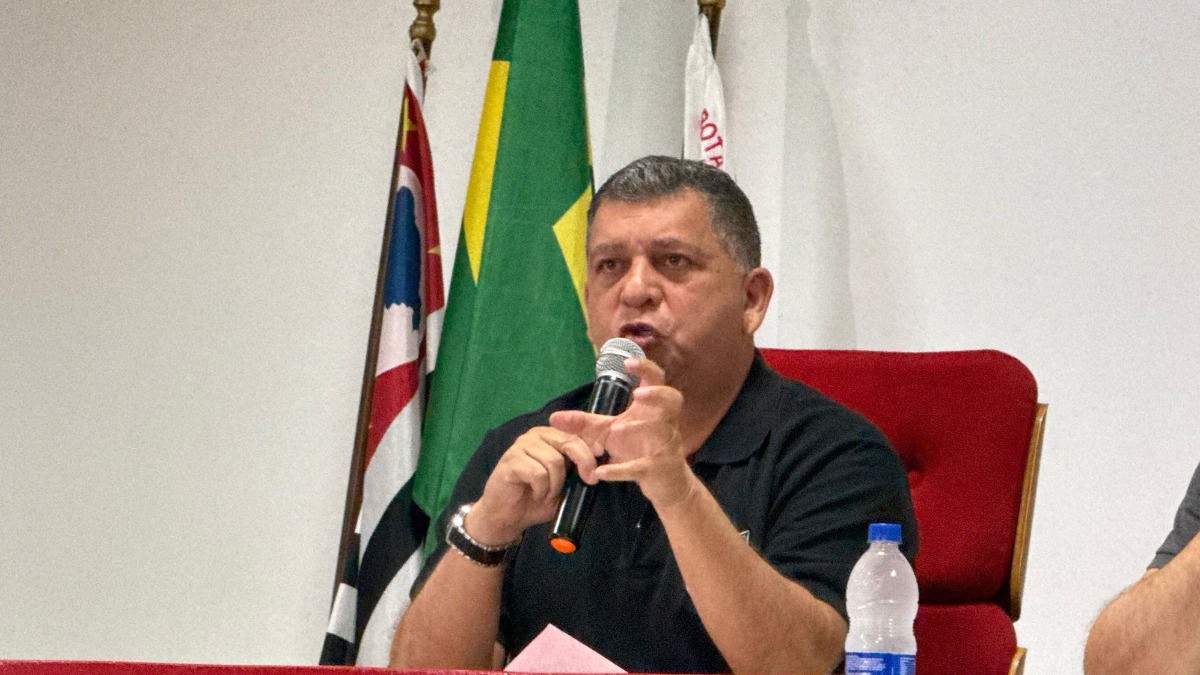 "Tornou-se uma presa sendo caçada por um sócio predador", diz Eduardo Esteves sobre S.A.F do Bota-SP