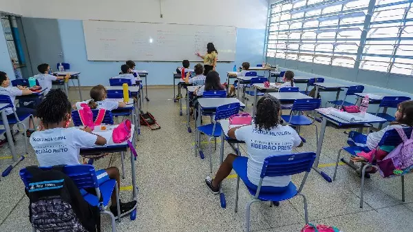 Educação de Ribeirão prevê concurso público para professores em 2022