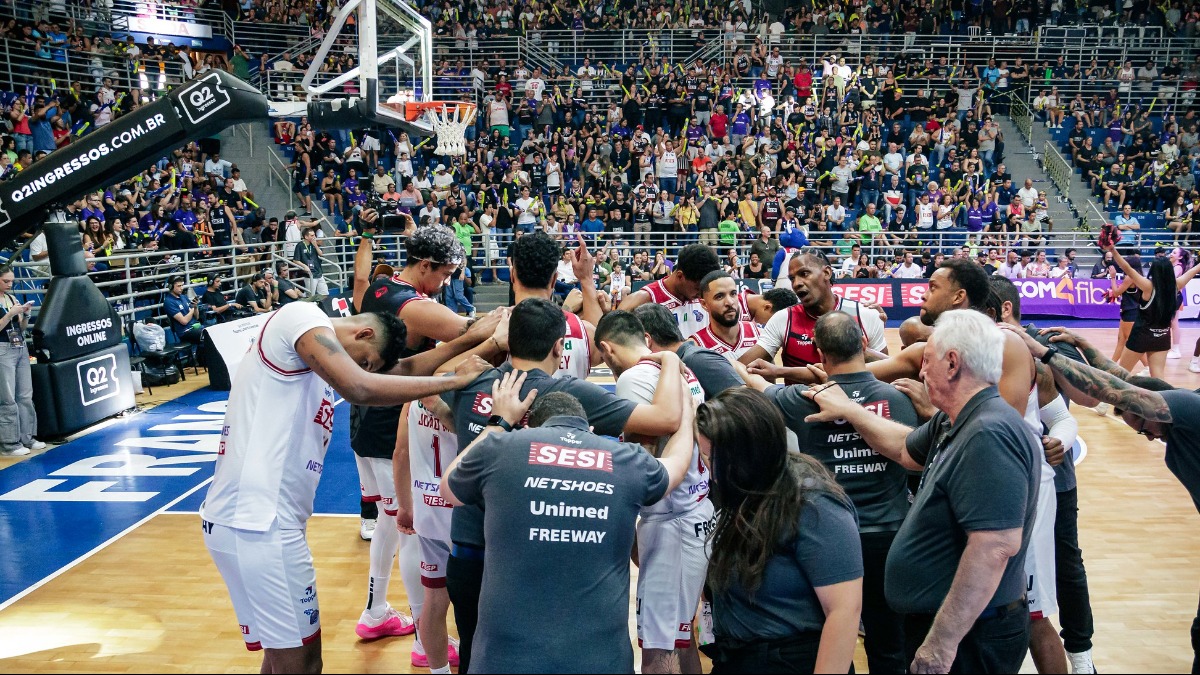 Franca Basquete assume a quarta posição do NBB após vencer o Paulistano na capital