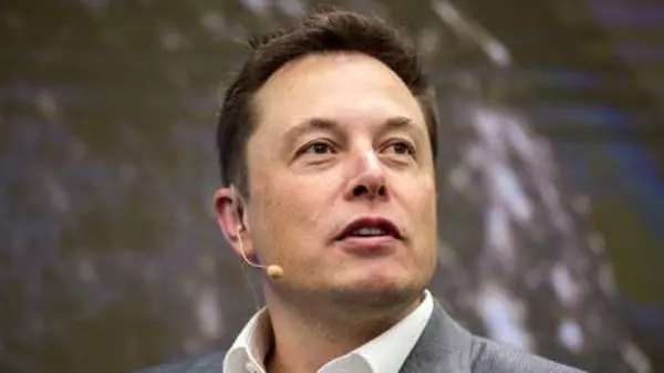 Elon Musk reitera comprometimento com compra do Twitter, após suspender negócio