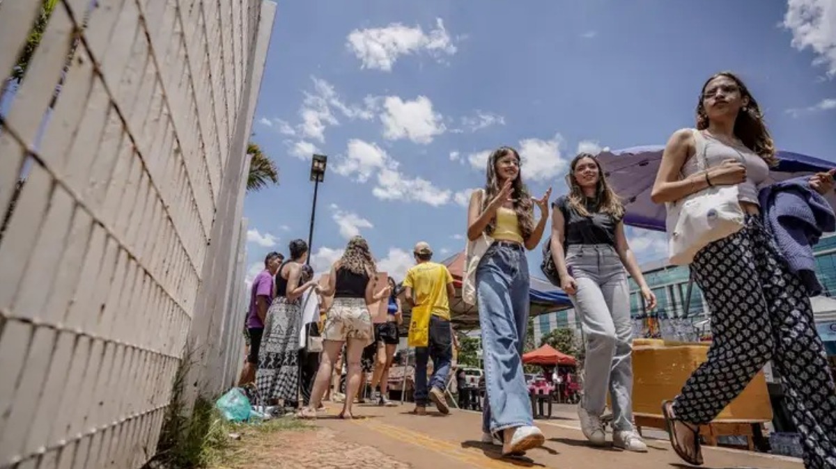 Quase metade dos universitários brasileiros precisou trancar o curso por inadimplência