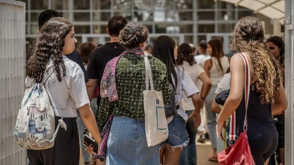 Medida vale para quem teve problemas de logística ou de saúde nos dias do exame (12 e 19), e para quem mora a mais de 30 quilômetros do local de prova. (Foto: Reprodução/Agência Brasil) - Foto: Divulgação Medida vale para quem teve problemas de logística ou de saúde nos dias do exame (12 e 19), e para quem mora a mais de 30 quilômetros do local de prova. (Foto: Reprodução/Agência Brasil) - Foto: Divulgação