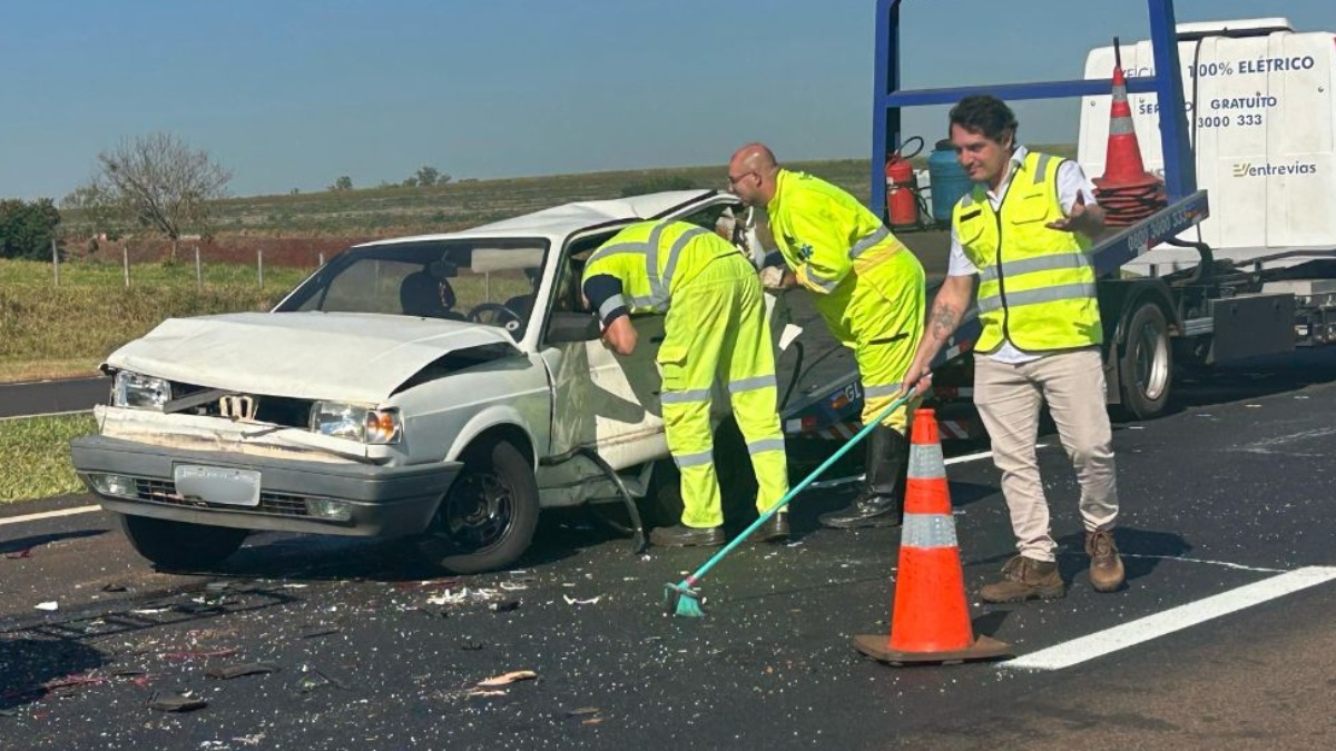 Engavetamento entre quatro veículos interdita duas faixas do Anel Viário Norte nesta sexta (23)