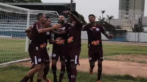Líder, vitórias, técnico e artilheiro: Ferroviária segue firme