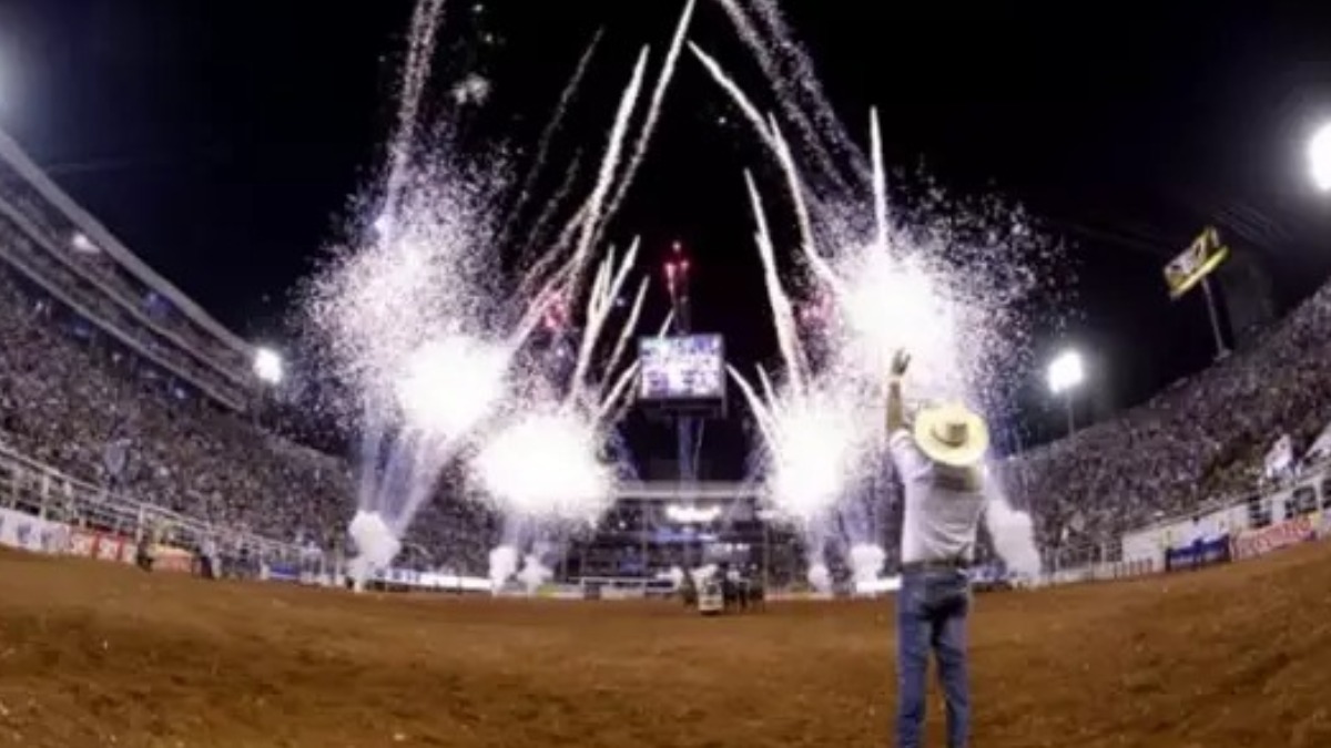 Laboratório, 200 pessoas e cidade cenográfica: como Festa do Peão de  Barretos virou fenômeno ao ser 'protagonista' da novela 'América', Festa  do Peão de Barretos 2023