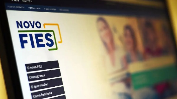 Pré-selecionados no Fies devem complementar a inscrição até esta terça-feira