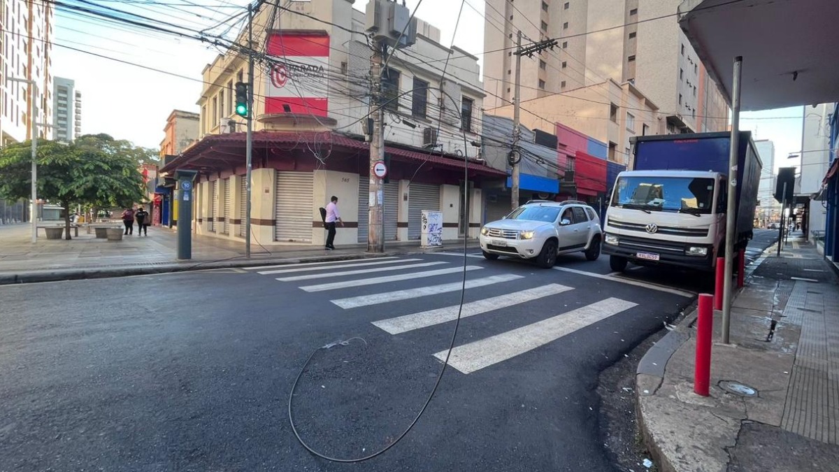 Ribeirão Preto inicia nova fase de regularização de fios soltos em avenidas da cidade