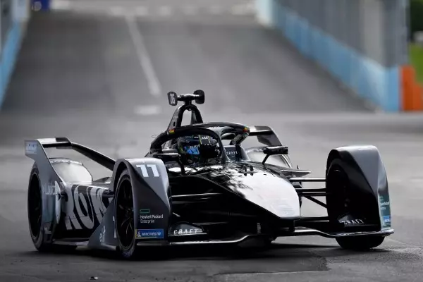 Lucas Di Grassi chega a Mônaco em busca da vitória