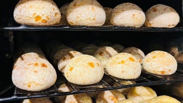 Quem não gosta de um bom pão de queijo? Esse patrimônio brasileiro tem muita história