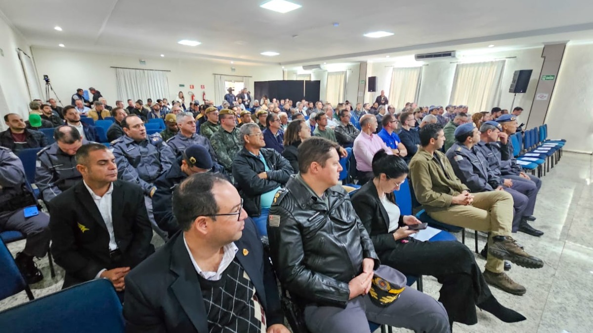 Produtores rurais e autoridades participaram do Fórum realizado pela EPTV
