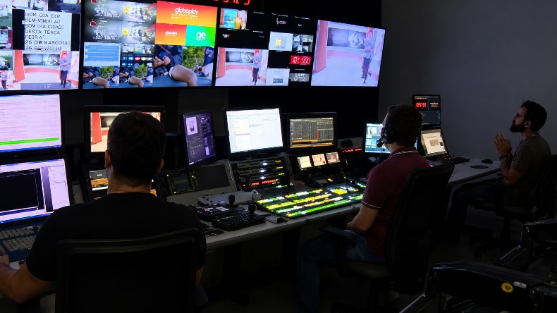 Sala de controle de transmissão da EPTV, emissora do Grupo EP presente na lista da revista TIME