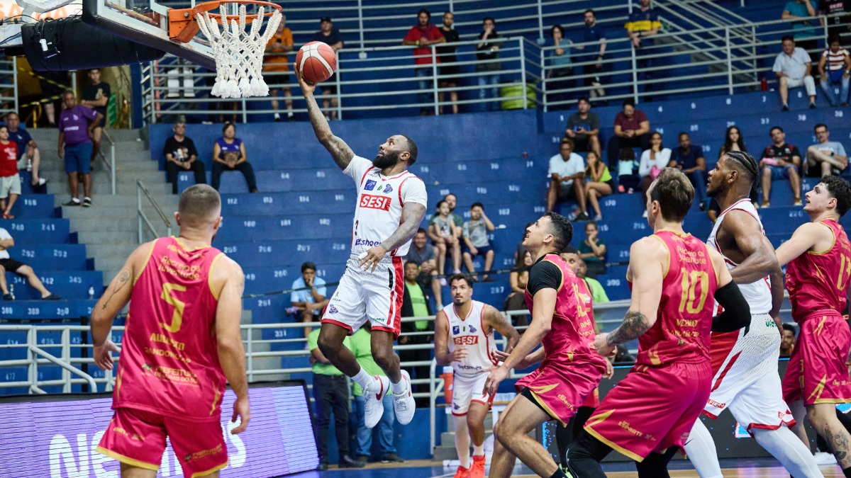 Caxias do Sul surpreende e vence o Franca Basquete na estreia no Pedrocão nesta edição do NBB Caxias do Sul surpreende e vence o Franca Basquete na estreia no Pedrocão nesta edição do NBB