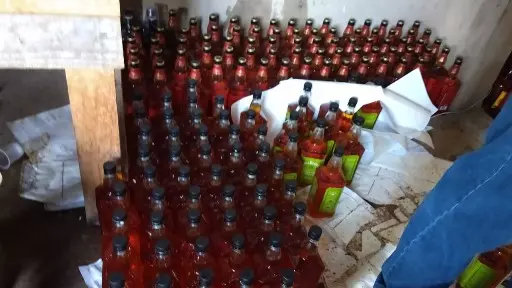 Polícia Civil fecha fábrica de whisky falsificado em Campinas