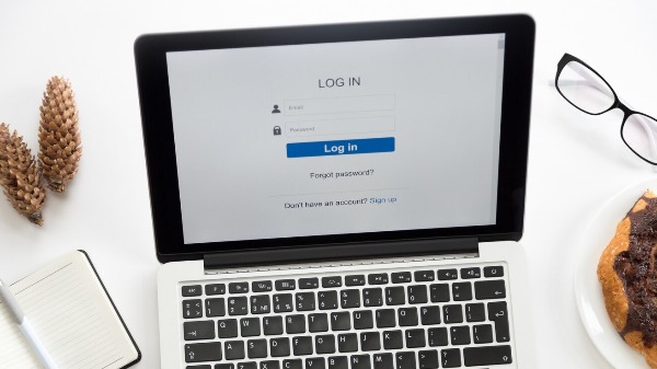 Apagar dados de empresas vira moda na redes sociais mas coloca carreira em risco