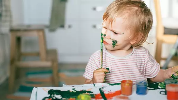 20 brincadeiras para entreter bebês e crianças em casa