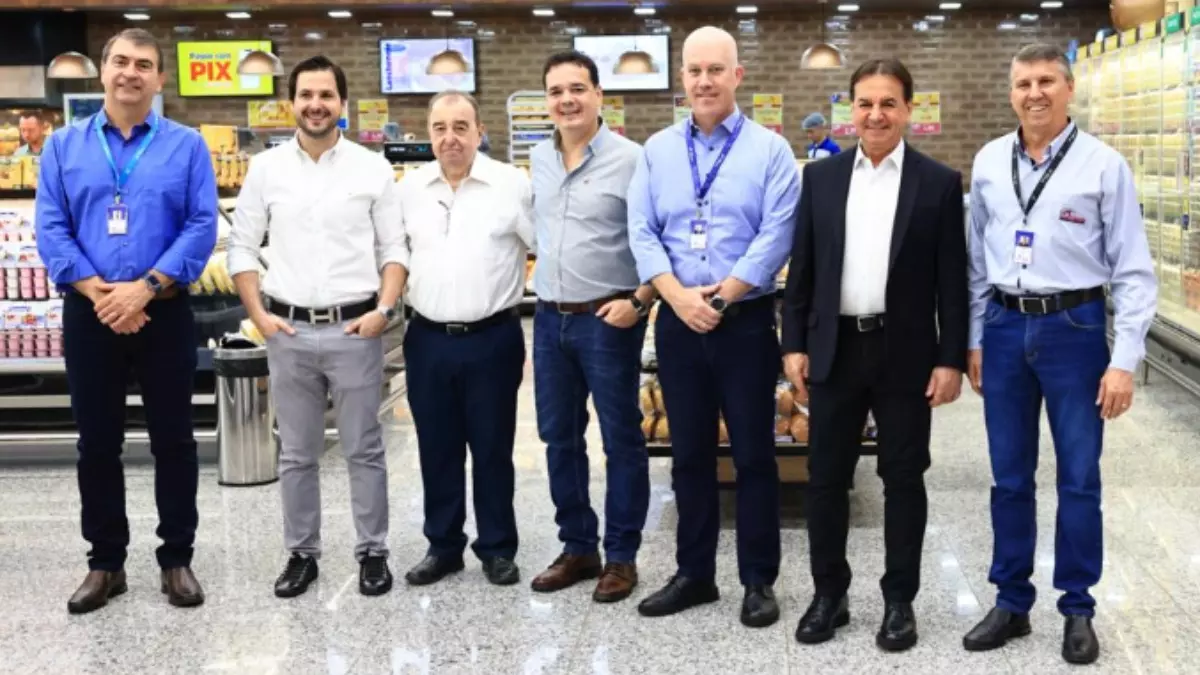 Diretores do Savegnago Supermercados na reinauguração da nova loja 05, em Sertãozinho, no sábado (27) - Crédito: Divulgação