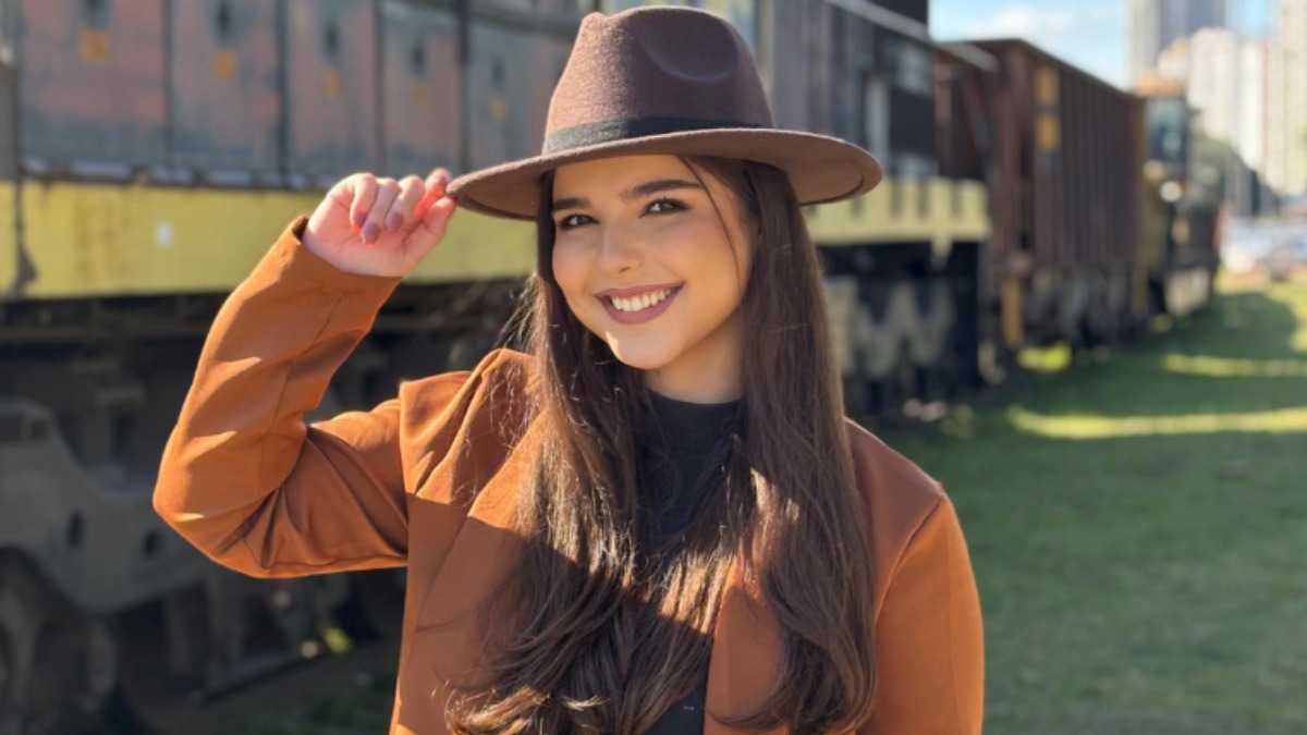 Rafaela Viveiros, repórter do Chega Aí, foi atrás da história da Fábrica de Chapéus Cury, que fez parte da história de Campinas - Crédito: Divulgação