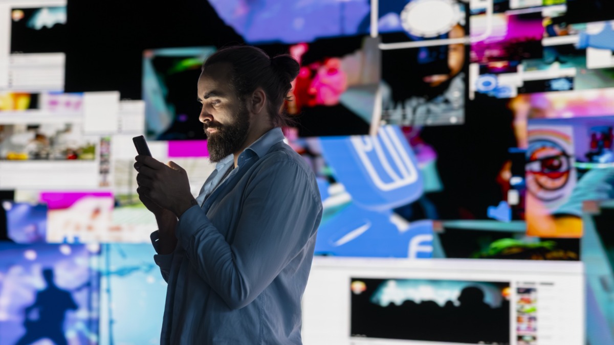 Entre algoritmos, dados e novas plataformas, o profissional de mídia ganhou protagonismo na construção de estratégias capazes de conectar marcas e consumidores - Crédito: Divulgação
