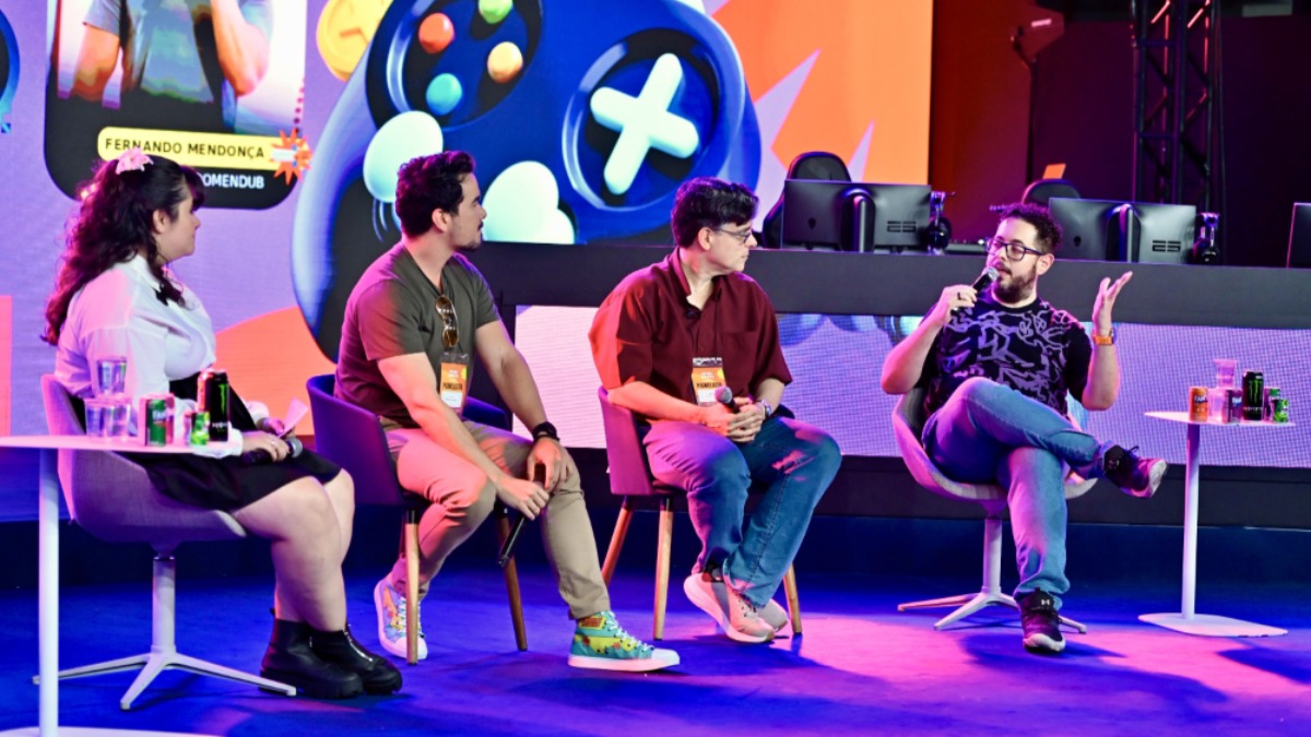 Guilherme Briggs, voz de personagens como Buzz Lightyear e Optimus Prime, e Fernando Mendonça, conhecido pela dublagem de Homer Simpson, durante participação no EP Games - Crédito: Thito Strambi/Enerheat